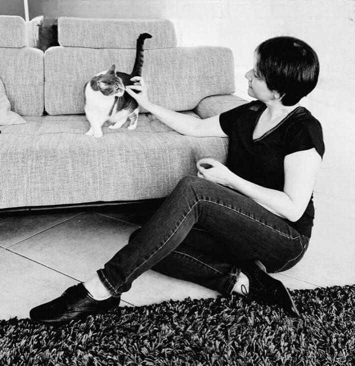 Comportementaliste spécialiste du chat : une approche bienveillante, respectueuse et centrée sur le lien humain-chat.